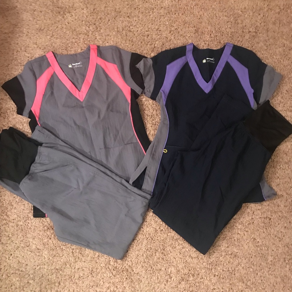 XS Wonder wink scrubs